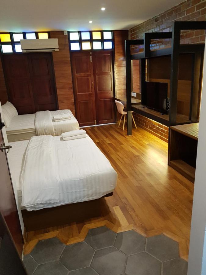Little Kampung Studio Телук Интан Екстериор снимка