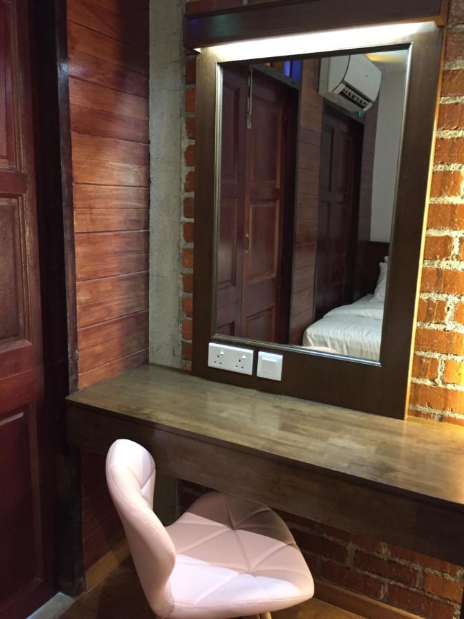 Little Kampung Studio Телук Интан Екстериор снимка