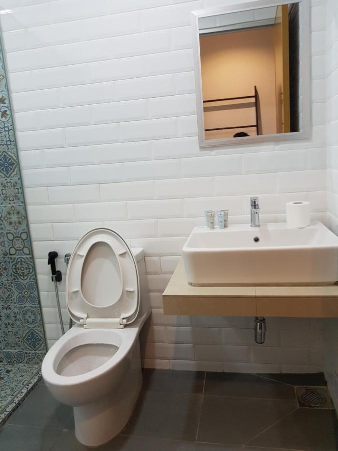 Little Kampung Studio Телук Интан Екстериор снимка
